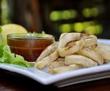 Панирани калмари със сладко-кисел сос (250г)