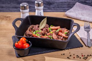 Ficăței de pui la tigaie cu bacon usturoi si mamaliguta