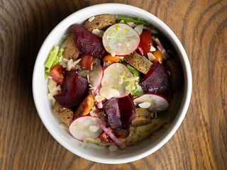 Салат з хумусом