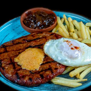 Телешки бифтек с чедър (400гр)