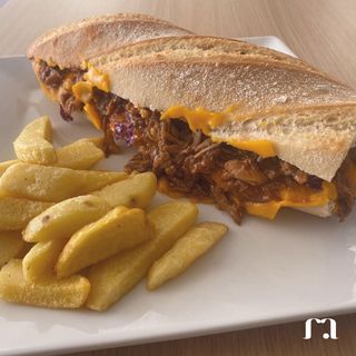 Bocadillo De Costilla De Cerdo Deshuesada