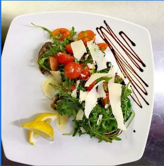 Insalata rucola e cherry