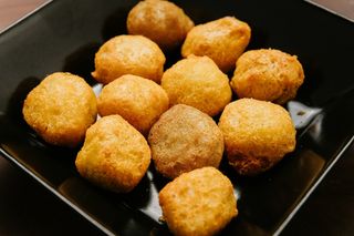 Сирні кульки з халапеньйо