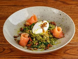 Зелена каша з лососем власного посолу (350g)