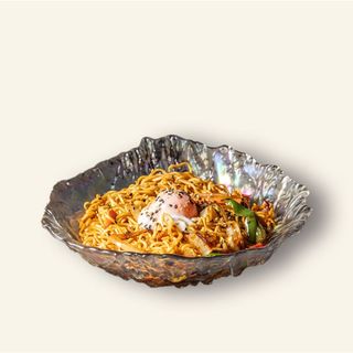 Yakisoba Vegetal con huevo a baja temperatura.