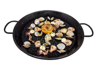Arroz Negro Con Calamares Y Alioli (Para 1 Persona)