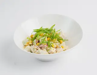 Салат из филе цыпленка / Балапан еті қосылған салат (350 г)