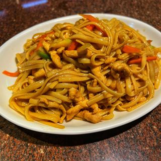 Tallarines con pollo