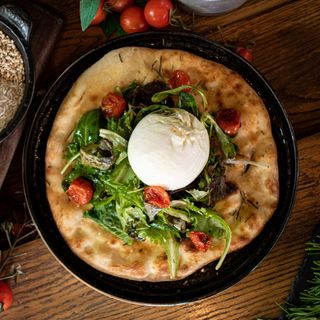 Burata sa pestom od bosiljka