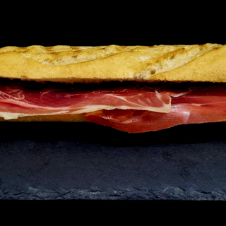 Bocadillo De Jamón A La Catalana