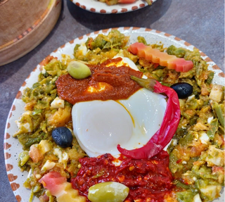 Plat Kafteji Œuf & Boisson au choix