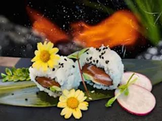 Ura salmone avocado 8 pezzi