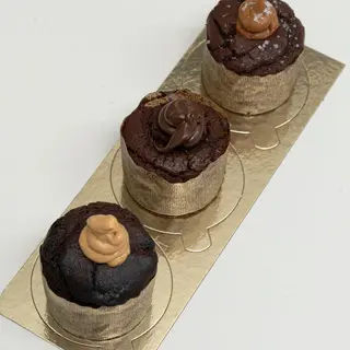 Brownie Coulant con praliné de almendras
