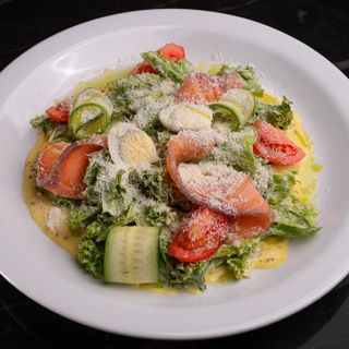 Мікс салатів з лососем та овочами(250г)