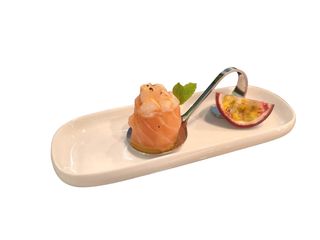 96-Gunkan jo salmone flambe