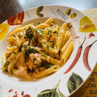 Penne Panna E Salmone