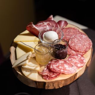 Selezione di Formaggi e salumi