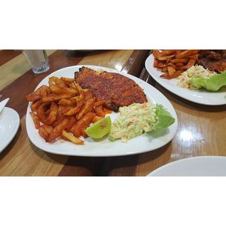 Poussin Fish Fingers And Plain Chips - Combo