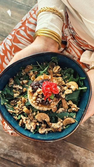 Ensalada de queso de cabra