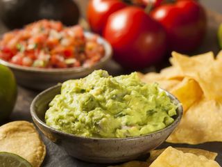 Nachos Con Guacamole