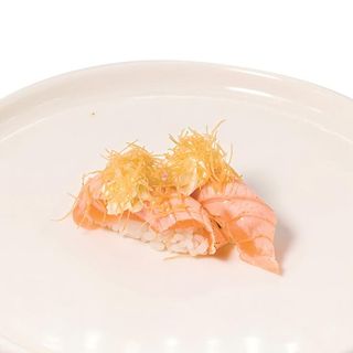 Nigiri salmone scottato