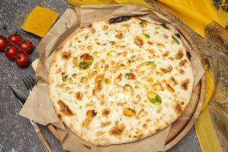 Pizza Naan cu Pui