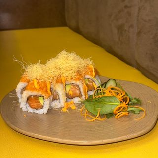 803. Spicy salmon roll**