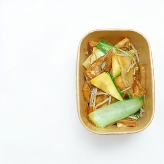 116. Tofu con verdure miste