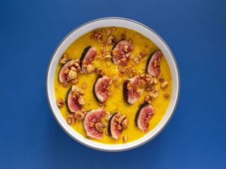 Каша вівсяна з гарбузовим пюре та інжиром