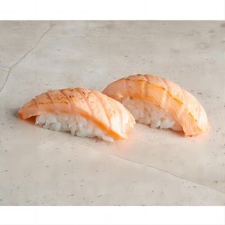 Nigiri salmon flameado