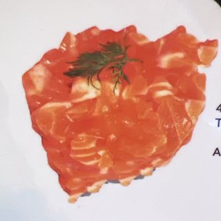 45 Tartar de salmon 1pzs