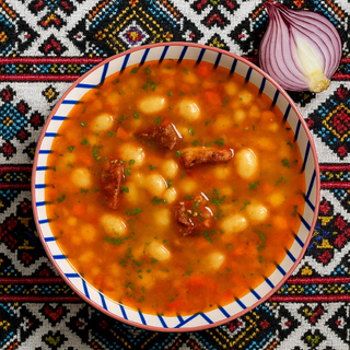 Ciorba de fasole cu ciolan afumat