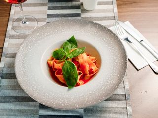 Pappardelle cu sos tomat si busuioc