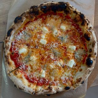 Pizza Quattro formaggi 