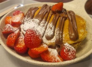 Pancakes strawberry and nutella