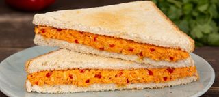 Sándwich De Pimiento Y Huevo