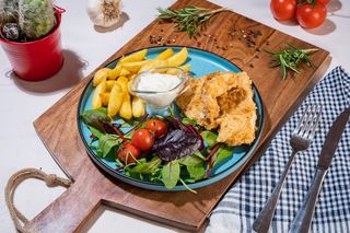 Fish & Chips cu sos remoulade