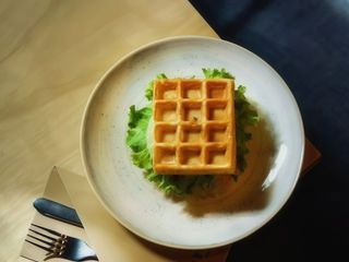 Сендвіч-вафля з ананасом та куркою (270г)