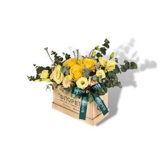 Cvetni aranžman u kutiji  - Ruže i Lizijantus 03