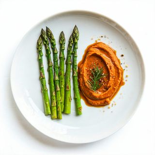 Espárragos Trigueros Con Romesco