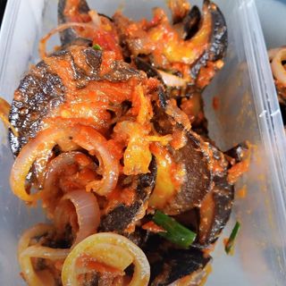 2 pieces Large peppered snails