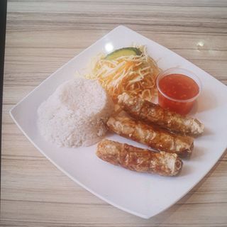 Sajgonki 3 szt z frytkami 