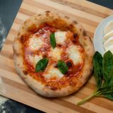 Pizza Magherita Enzos