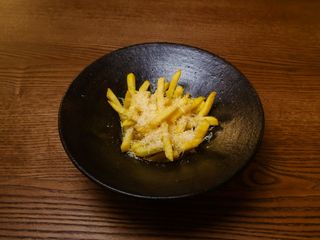 Картопля фрі з трюфельною олією та пармезаном (170г)