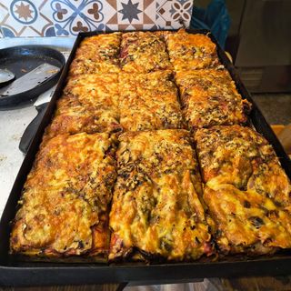 Pizza firmowa szynka