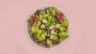 Tartare di tonno avocado mandorla sesamo