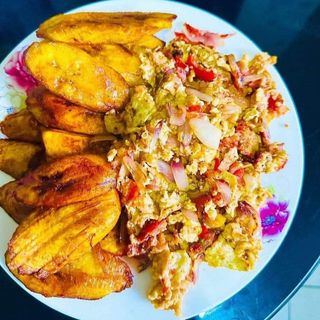 Plantains with scrambled eggs and free drinking water 