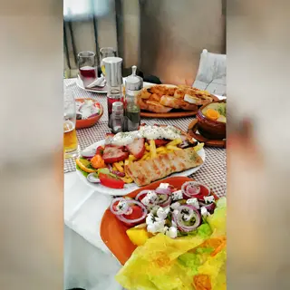 Bela vešalica