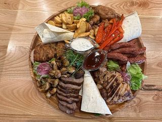 МЯСНА ДОШКА ДЛЯ КОМПАНІЇ (1500/40/40g)