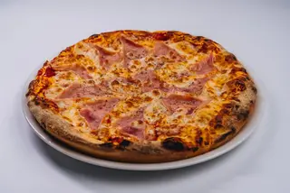 Pizza Vesuvio